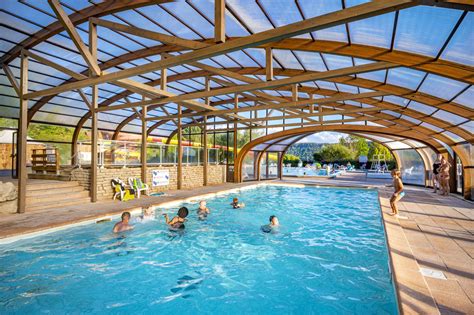 Camping La Pergola Capfun à MARIGNY avec piscine Jura Tourisme