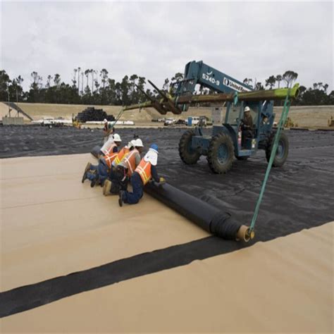 News - HDPE geomembrane installation