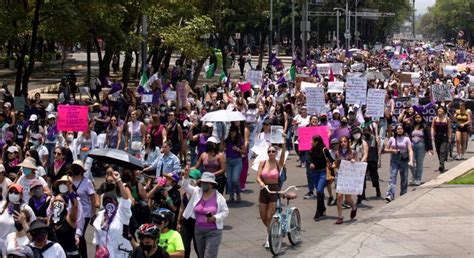 Debanhi Escobar En Vivo Colectivos Feministas Marchan En La Cdmx Para