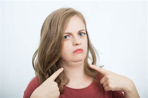 Jeune Fille Du Caucase De Femme Avec Double Menton Photo Stock Image