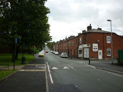 Crompton Street Towards Oldham Edge © Ian S Cc By Sa20 Geograph