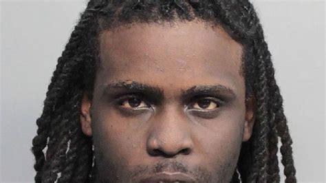 Chief Keef Arrest Warrant Why The Rapper Is In Trouble With The Law Again Hollywood Life