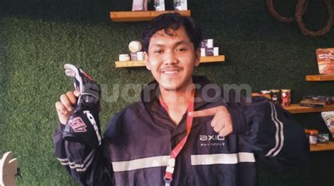 Dapat Sarung Tangan Pembalap Wsbk Mandalika Pemuda Ini Mau Jual Rp Juta