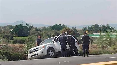 Pareja Es Atacada A Balazos En Carretera Federal En Yautepec Arturo Ortiz