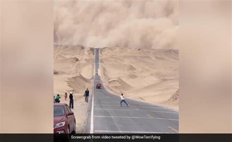 "Incoming": Old Video Of Massive Sandstorm In China Shocks Internet