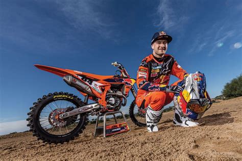 Factory KTM team shows its 2023 look – MotoHead