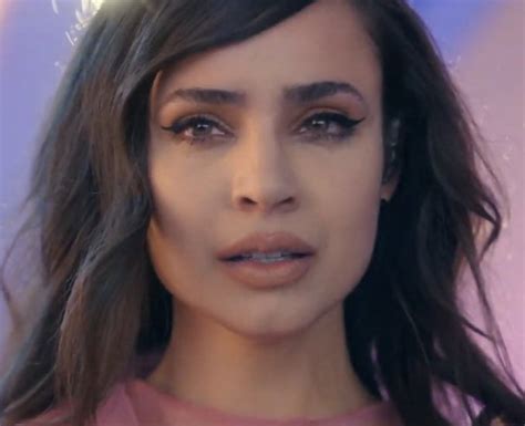 Sofia Carson Unveils Music Video For Purple Hearts Track I Didnt