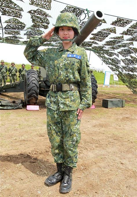 陸軍澎防部混砲營一連中尉輔導長李宛庭｜娛樂圖輯｜娛樂星聞 Starsetncom