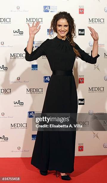 Medici Red Carpet In Florece Photos And Premium High Res Pictures