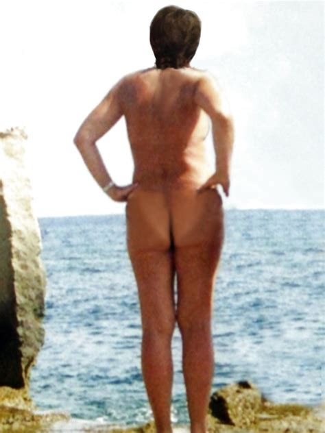 Mature Wife Naked On The Beach Porn Pictures Xxx Photos Sex Images Pictoa