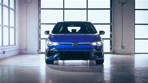 OFFICIAL Facelifted Volkswagen Golf R Arrives This Month