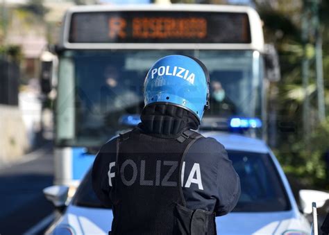 In Giro Per Sanremo Per Vendere Cocaina La Polizia Arresta Un 37enne