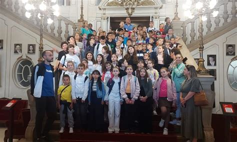 FOTO Rotary mereu în serviciul educației Un grup de elevi din Alba