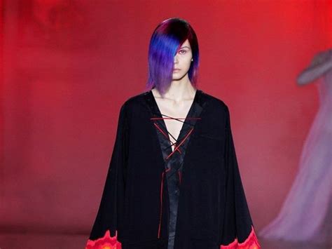 Défilé YUIMA NAKAZATO Haute Couture printemps été 2022 Paris Elle