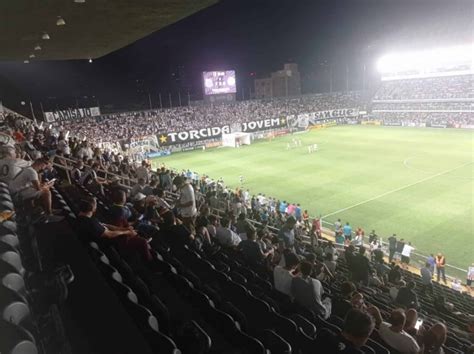 Torcida do Santos esgota ingressos para estreia no Paulistão ISTOÉ