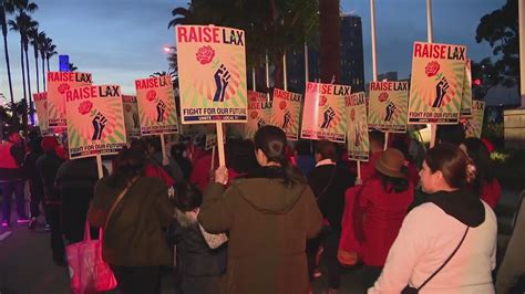 6 people arrested at LAX labor protest | FOX 11 Los Angeles