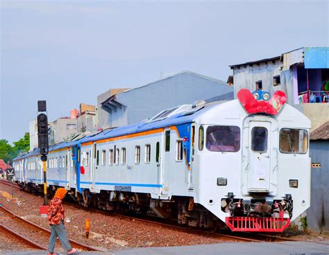 Kedung Sepur Berwajah Unik Kereta Api Kedung Sepur Berangj Flickr