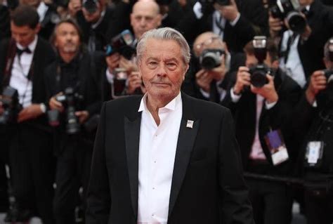 È morto Alain Delon l attore francese aveva 88 anni Macron Era un