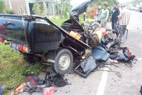 Kecelakaan Maut Bus Vs Pikap Di Bireuen Dua Orang Tewas