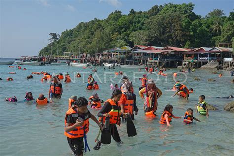 Wisatawan Padati Pulau Weh Sabang Antara Foto