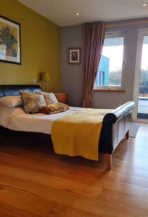 Double Room with Balcony (Yellow) – Hazelwood Country House