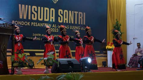 Wisuda Santri Al Ikhlas Ketua Yayasan Beri Pesan Khusus Pondok