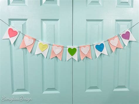 DIY Heart Banner for Valentine's Day - Semigloss Design