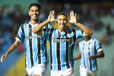 Destaque do Grêmio na Copinha Gustavo Nunes tem multa de apenas R 5 5