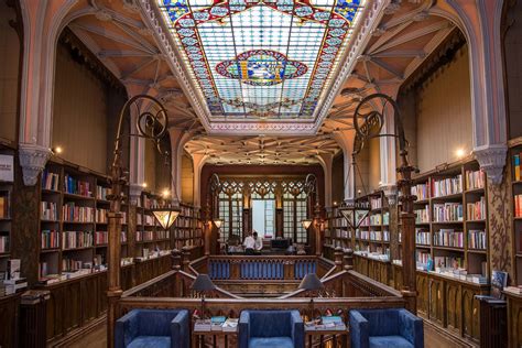 Livraria Lello Conhe A Uma Das Livrarias Mais Bonitas Do Mundo