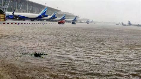 Chennai Airport Cyclone Effect Cyclone In South India Chennai