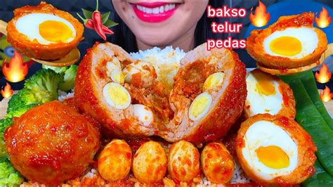 MAKAN BAKSO TELUR PEDAS *GIANT SPICY EGG MEATBALL ASMR MUKBANG MASSIVE Eating Sounds - Bombofoods