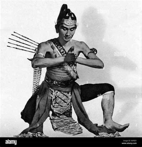 Wayang orang dancer hi-res stock photography and images - Alamy