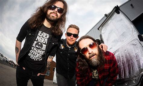 Dunes bring fuzz-driven fury to The Victoria - SLAP Mag