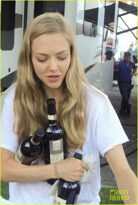 Photo Amanda Seyfried Mark Wahlberg Begin Filming Ted Photo