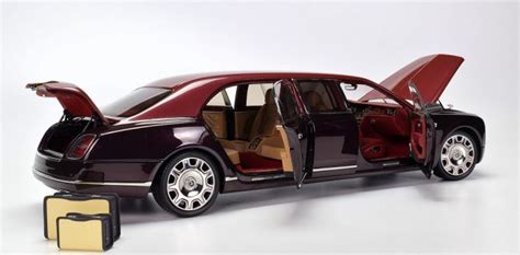 REVIEW: Almost Real Bentley Mulsanne Grand Limousine • DiecastSociety.com