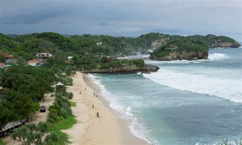 Pantai Watu Kodok Gunung Kidul - Daya Tarik, Rute Lokasi, Tiket Masuk dan Aktivitas - Pesisir