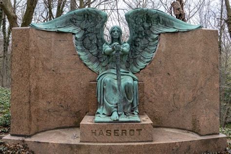 5 Reasons To Visit Lake View Cemetery In Cleveland