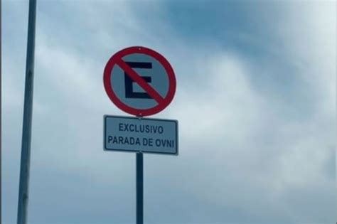 Colocan Señalamiento De Estacionamiento Exclusivo Para Ovnis En Nuevo