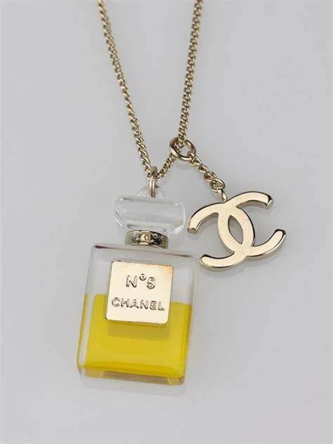 Yoogi SCloset Chanel No 5 Perfume Bottle Charm Necklace Chanel