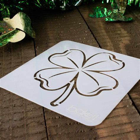 Four Leaf Clover Stencil