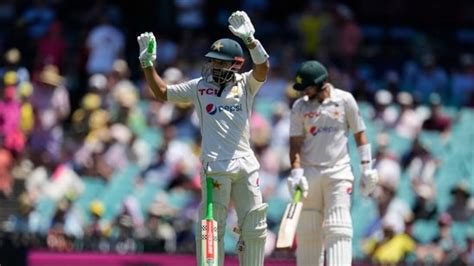 Australia vs Pakistan, 3rd Test: Pakistan all out for 313, Warner survives scare | Crickit