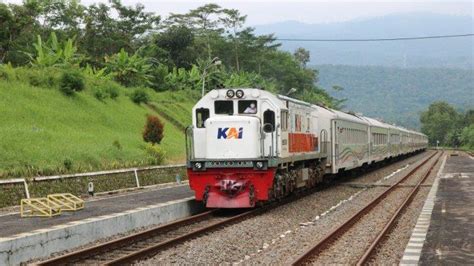 Tiket Kereta Api Untuk Libur Natal Dan Tahun Baru Bisa Dipesan Mulai