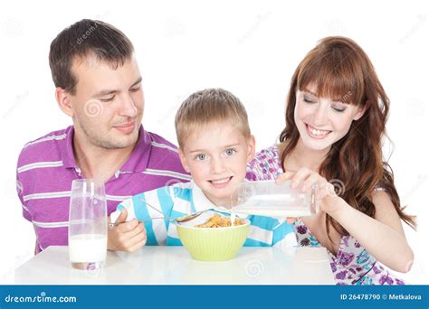 Familia Feliz Que Desayuna Foto De Archivo Imagen De Sano 26478790