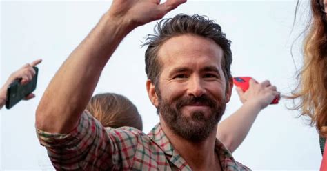 Ryan Reynolds Bullet Train Cameo Was Thanks To Brad Pitts Deadpool 2