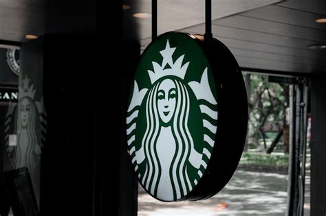 Starbucks Logo: History, Meaning, Evolution, Hidden Details, and Visual ...