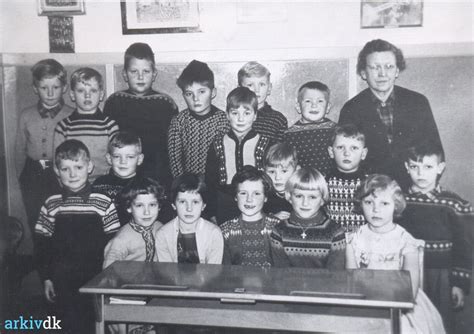 Arkiv Dk Skolefoto G Rum Gamle Skole Elever Og L Rerinde Anna