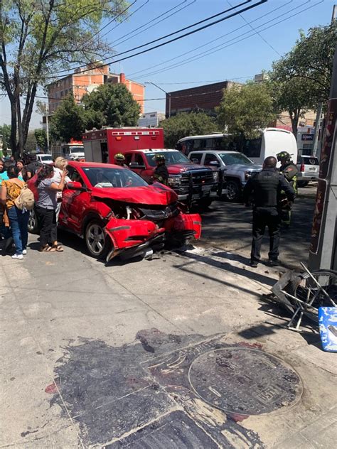 Fuerte Accidente En Calzada De Tlalpan Hay Una Persona Lesionada