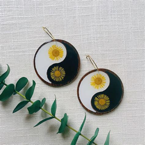 Wooden Yellow Daisy Yin Yangs Jupiter Oak Jewelry