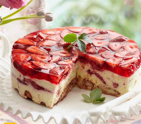 สตรอเบอร์รี่ชีสเค้ก - ขนมชวนหิว