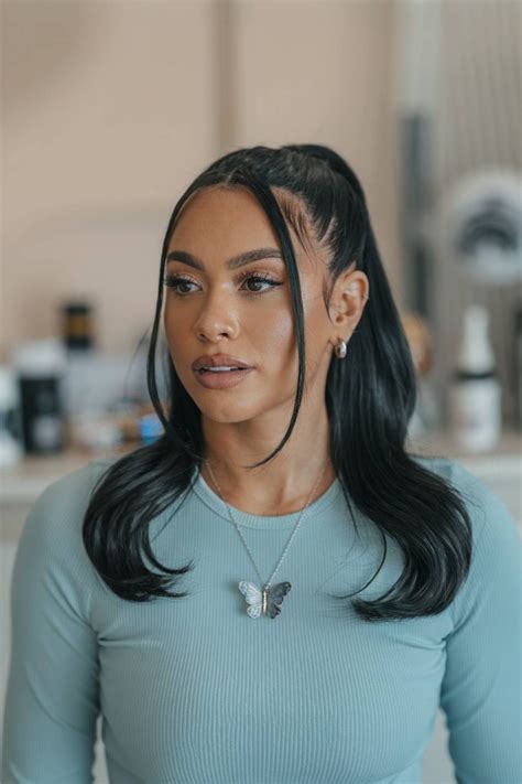 15 Trendy Latina Hairstyles Everyones Loving In 2025